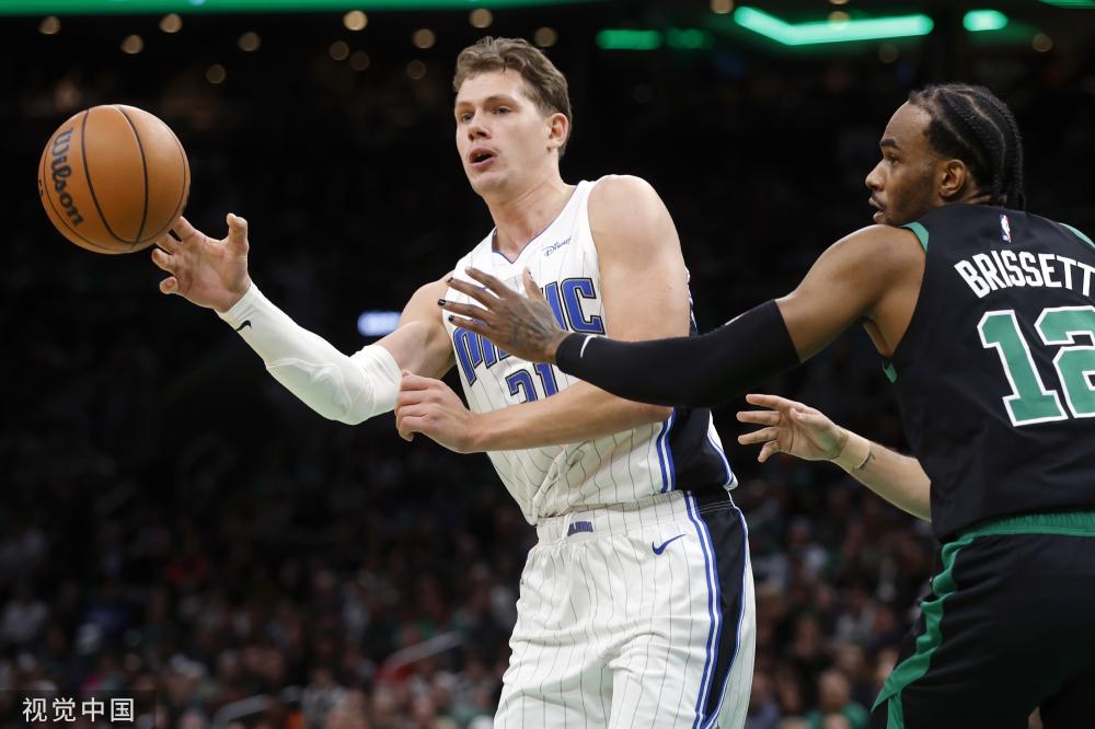 一名20多 一名20多