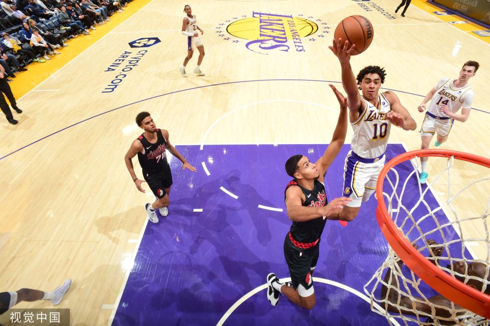 队在绿茵场 队在绿茵场